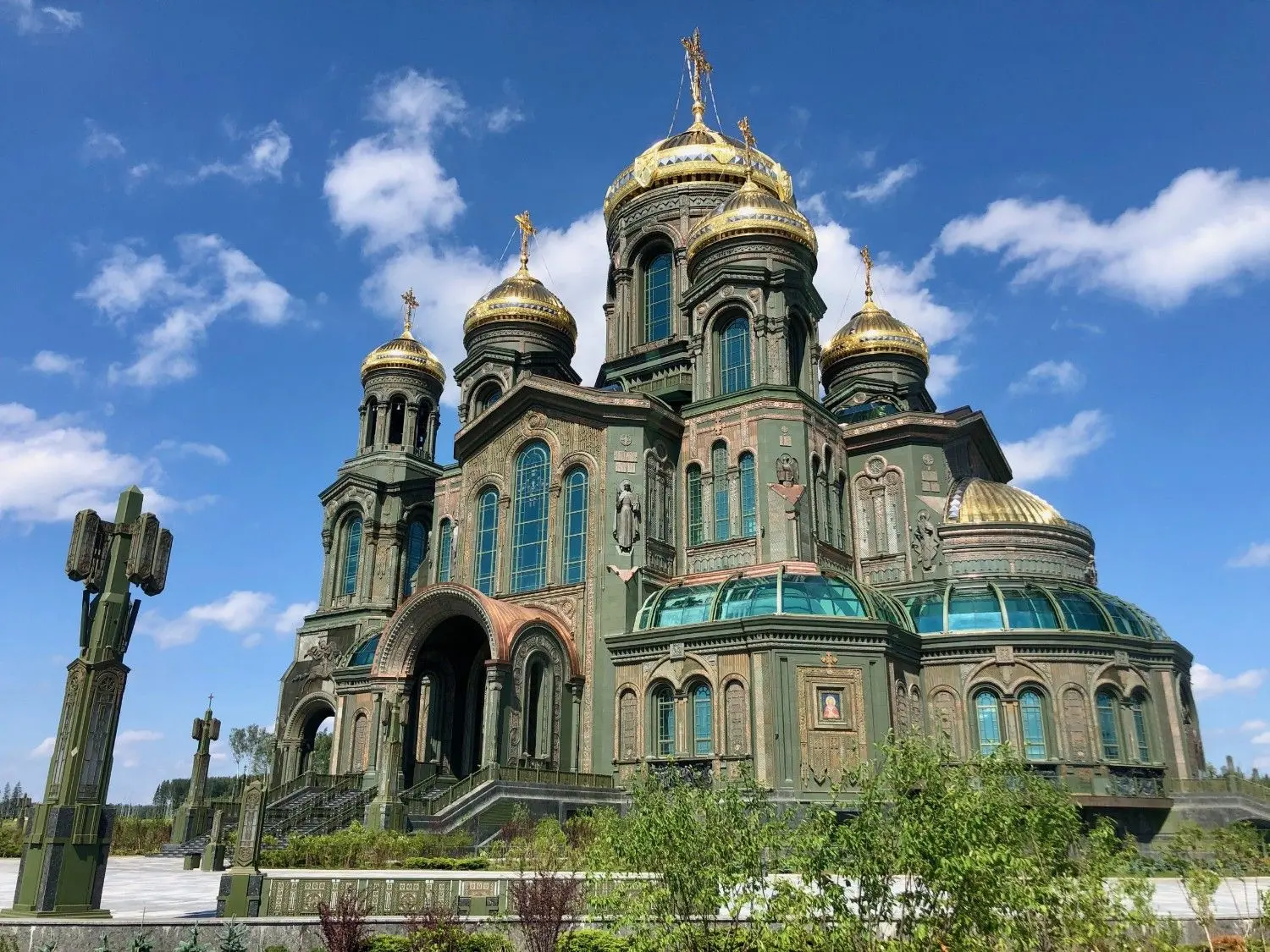 Main Cathedral of the Russian Armed Forces at Patriot Park near Moscow, Russia, featuring striking green façades, golden domes, and monumental Russian Orthodox architecture. A distinctive modern landmark known for its elaborate design and military-historical significance.
